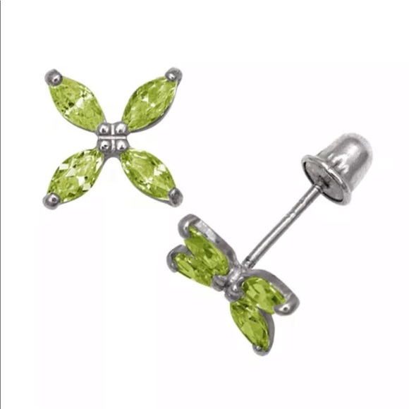 14k Solid Gold Blue Sapphire Fliwer Stud Earrings - Picture 2 of 8